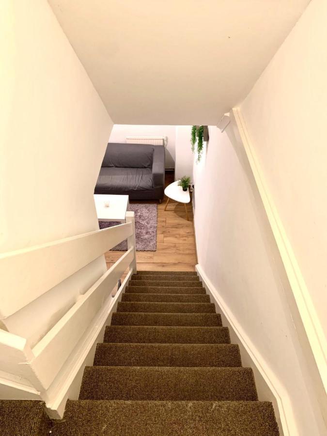لندن Private Bedrooms In A Flat! Home Away From Home! Shared Bathroom المظهر الخارجي الصورة